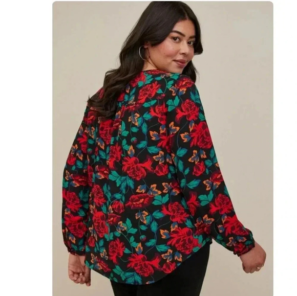 {Torrid} NWT Georgette Pintuck Button-Front Blouse (Size 2) - Picture 3 of 13